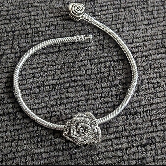 Pandora Rose In Bloom Oversized Charm -New w/Pandora Pouch - Picture 5 of 8